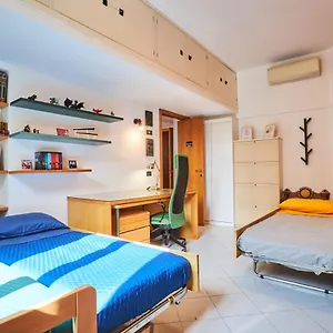 Harry Potter's Magic House - Metro M4 - Linate - Citta Studi , Milano Italia